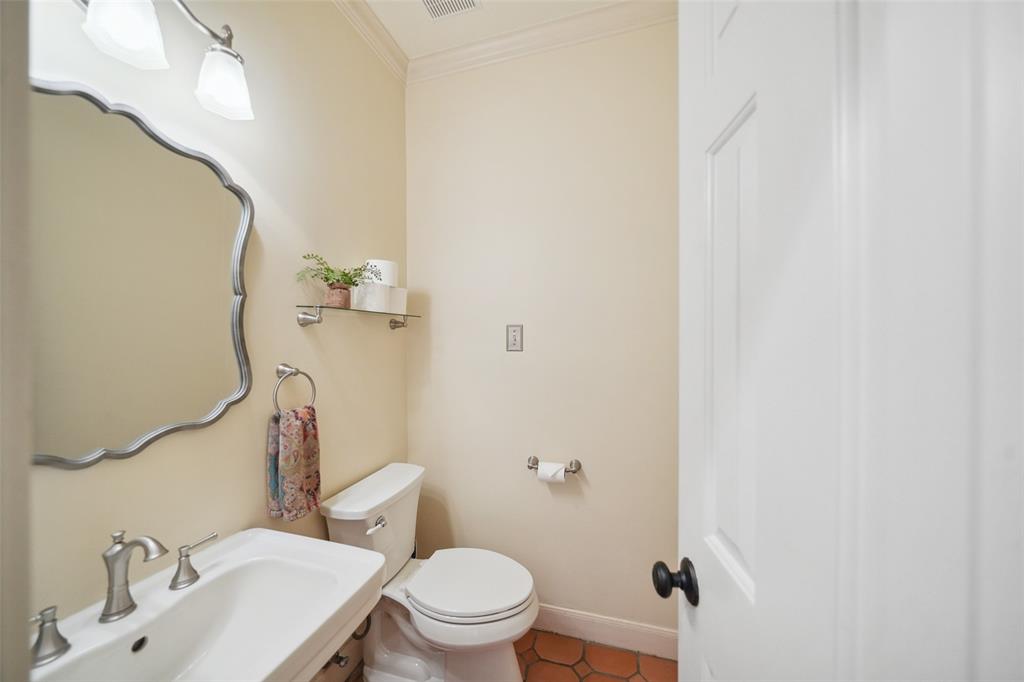 26 Russet Wood Court, The Woodlands, Texas image 13