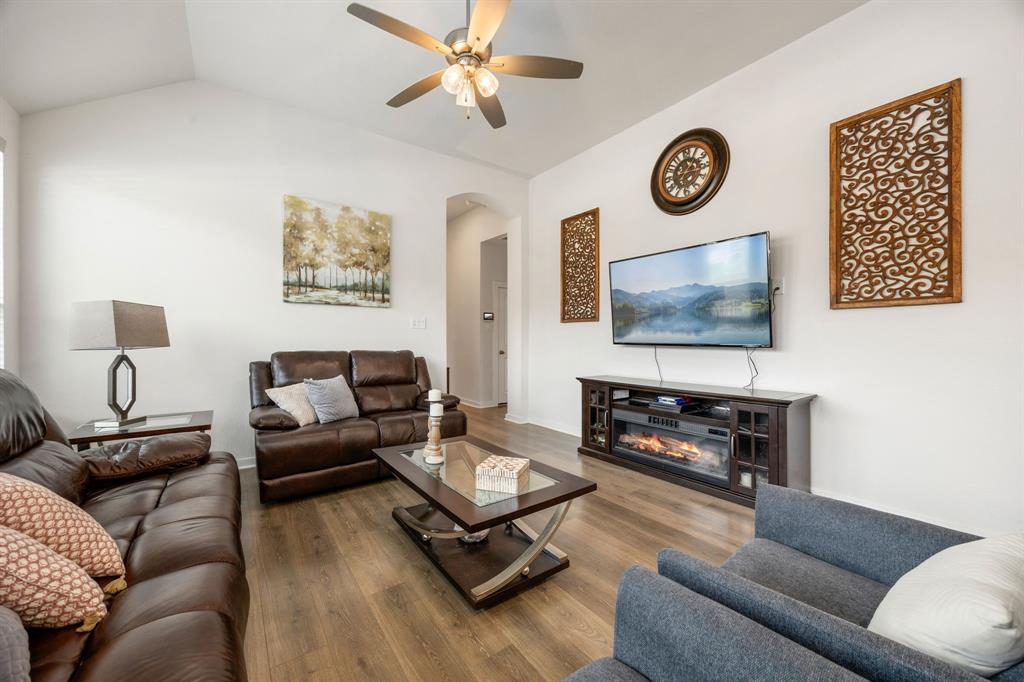 15935 Golden Trails Court, Conroe, Texas image 6