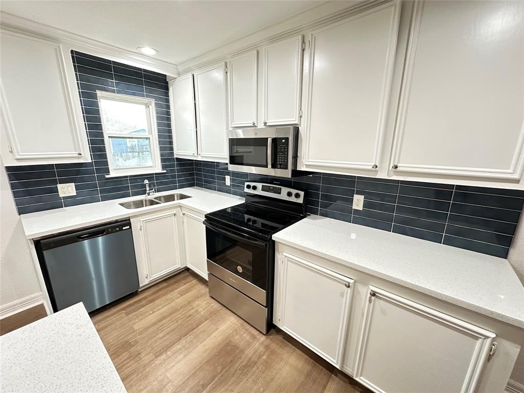 2811 Avenue C, Dickinson, Texas image 1