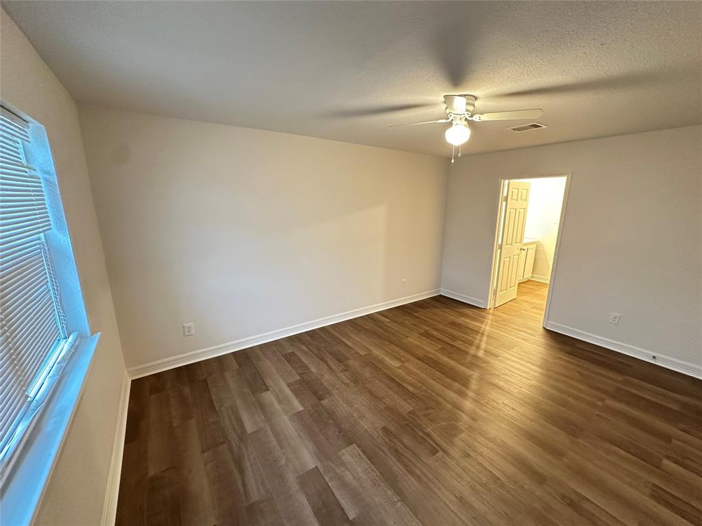 2811 Avenue C, Dickinson, Texas image 9