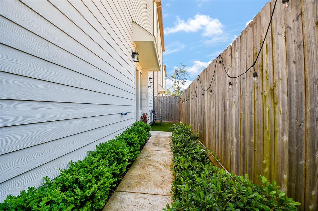 872 Wakefield Drive #A, Houston, Texas image 3