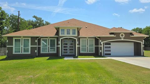 807 Steele Road A Highlands TX 77562