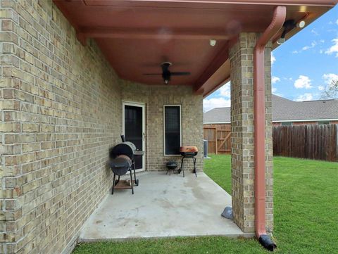 Single Family Residence in Santa Fe TX 33 Prairie Oaks Drive 17.jpg