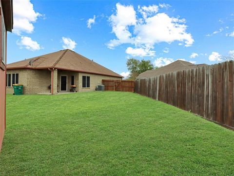 Single Family Residence in Santa Fe TX 33 Prairie Oaks Drive 19.jpg