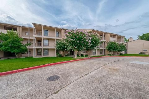 A home in Conroe