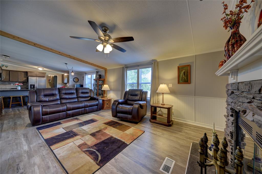 340 Alvina Ulich Street, Somerville, Texas image 5