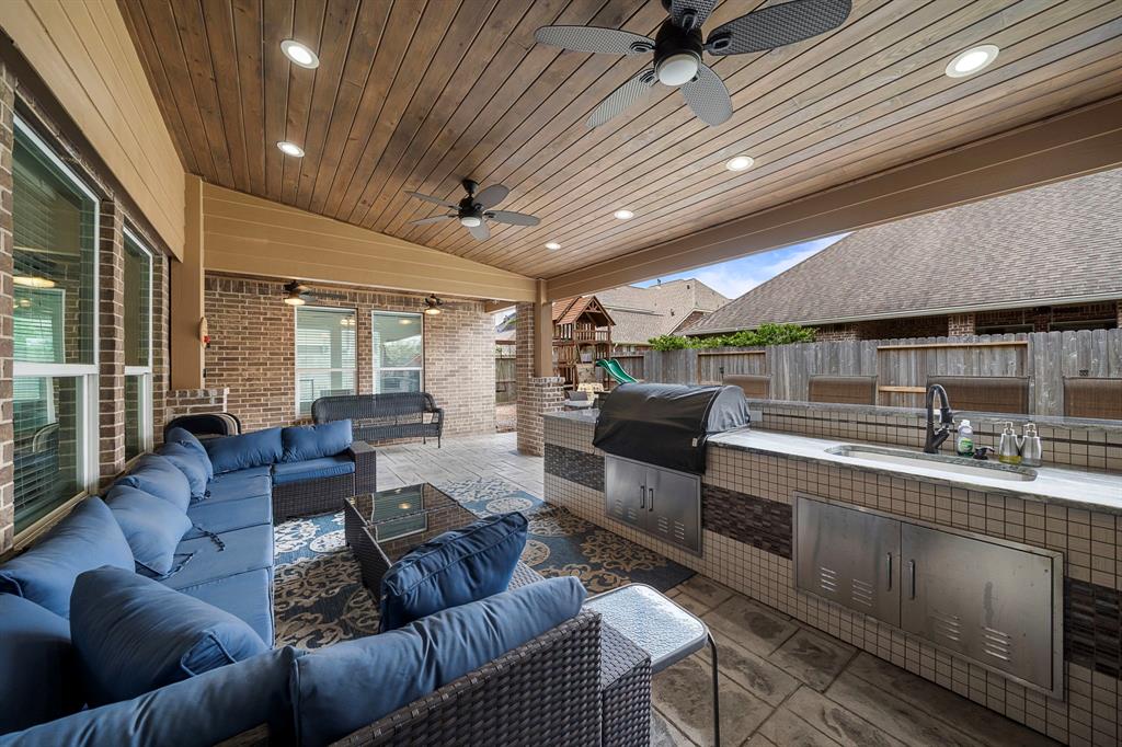 2553 Valencia Cove