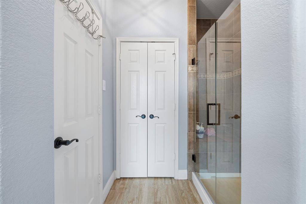 2553 Valencia Cove, League City, Texas image 17