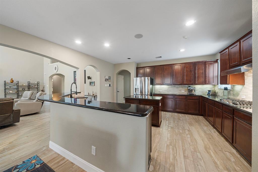 2553 Valencia Cove