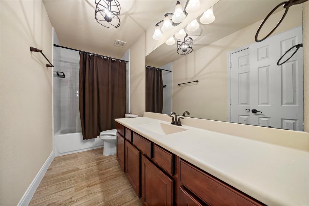 2553 Valencia Cove, League City, Texas image 28