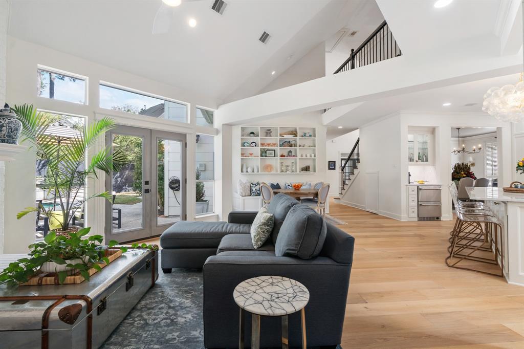101 W Wedgemere Circle, The Woodlands, Texas image 16