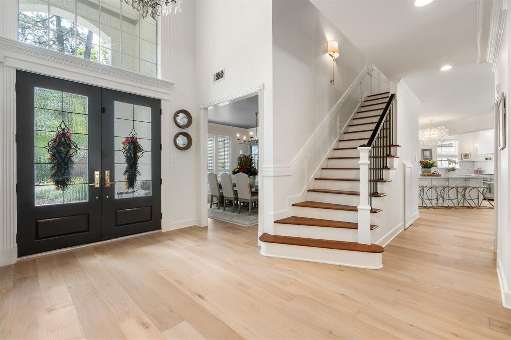 101 W Wedgemere Circle, The Woodlands, Texas image 3