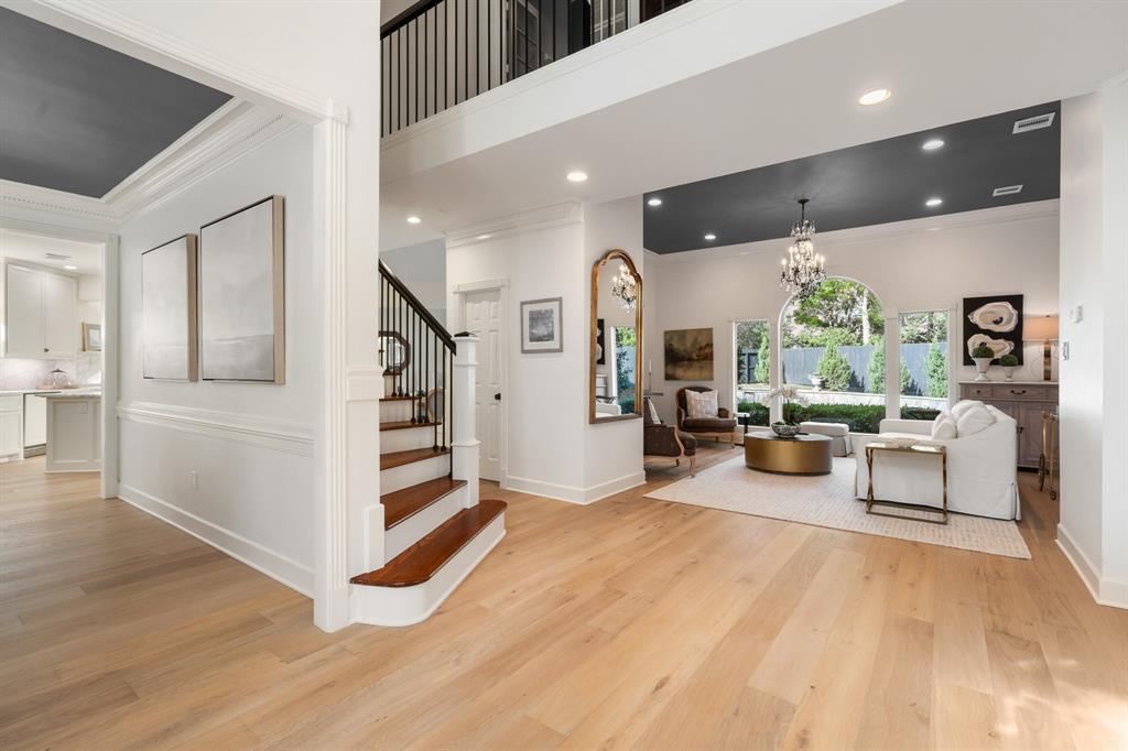 101 W Wedgemere Circle, The Woodlands, Texas image 4
