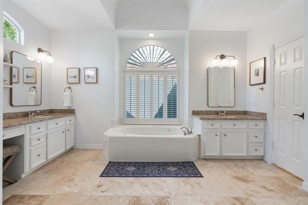 101 W Wedgemere Circle, The Woodlands, Texas image 18