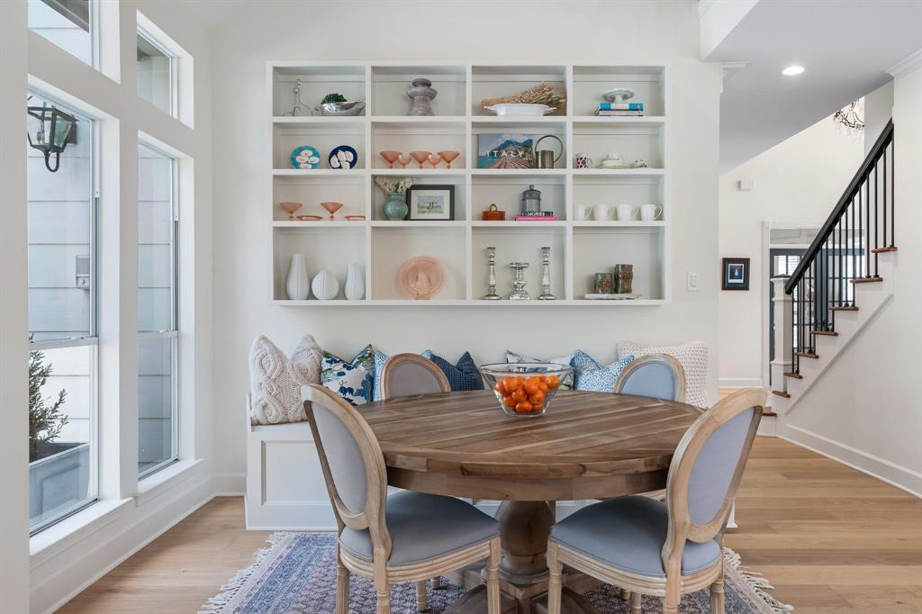 101 W Wedgemere Circle, The Woodlands, Texas image 14