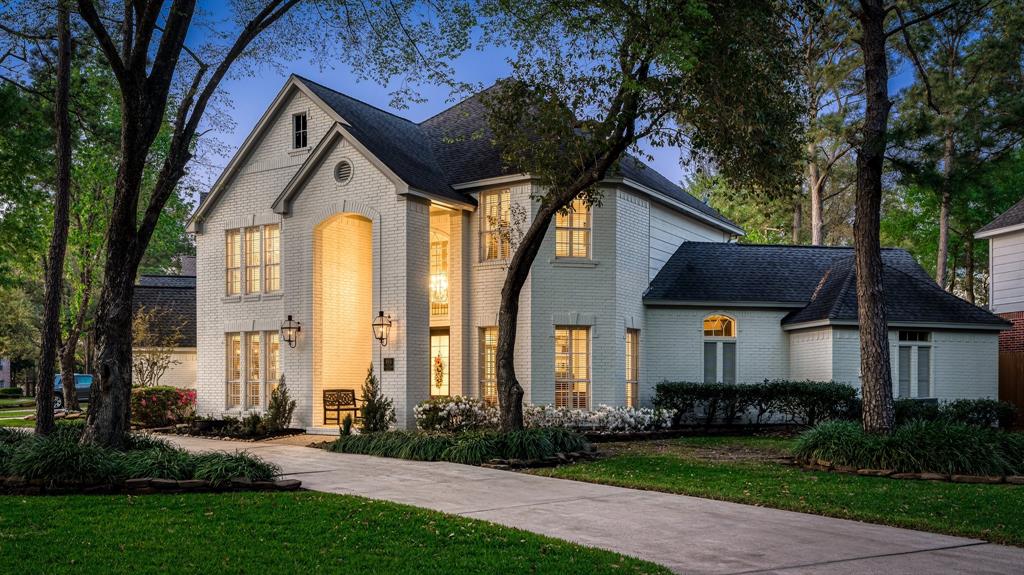 101 W Wedgemere Circle, The Woodlands, Texas image 2