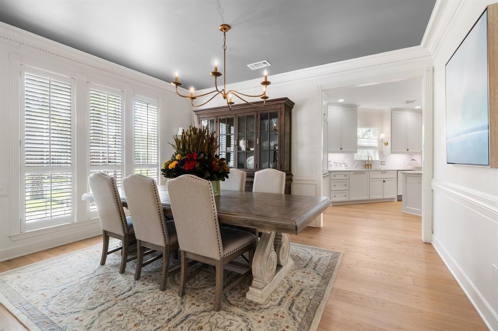 101 W Wedgemere Circle, The Woodlands, Texas image 9