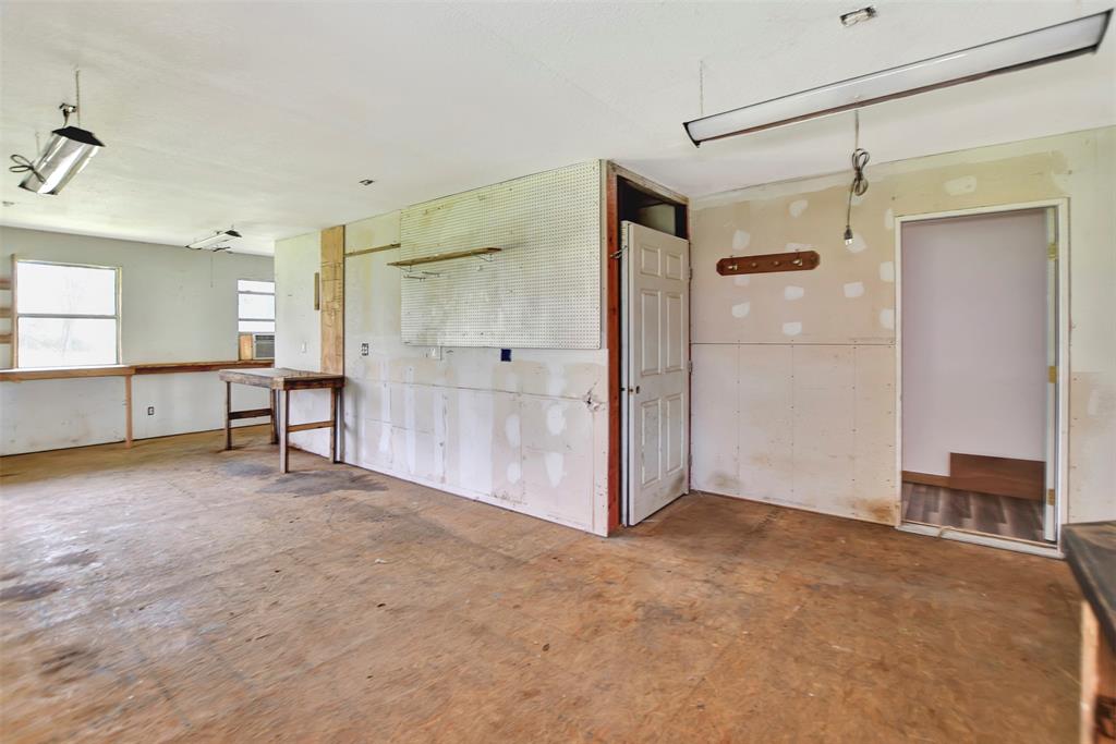 301 Price Street, Madisonville, Texas image 19