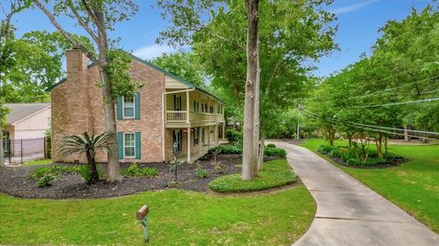 Single Family Residence in Seabrook TX 4002 Laurel Grove Drive.jpg