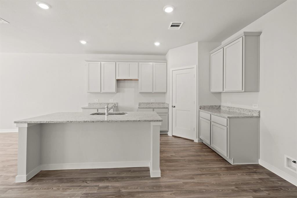 17018 Hazelnut Drive, Conroe, Texas image 3