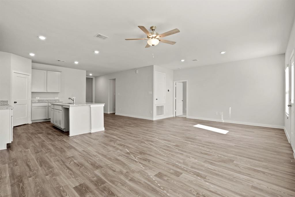 17018 Hazelnut Drive, Conroe, Texas image 8