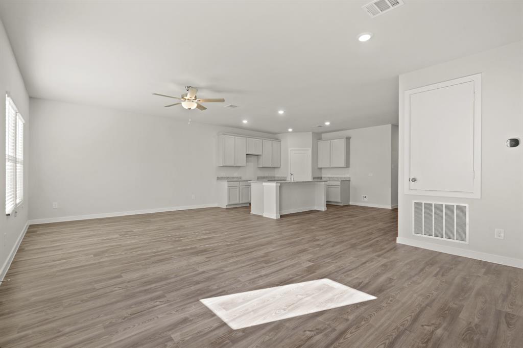 17018 Hazelnut Drive, Conroe, Texas image 9