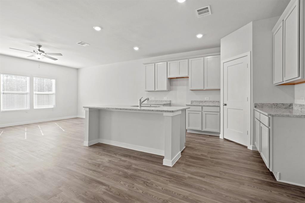 17018 Hazelnut Drive, Conroe, Texas image 6