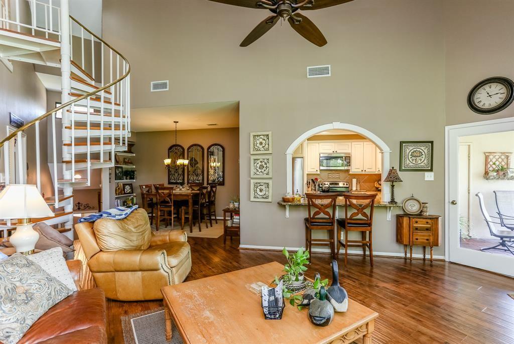 4144 Greystone Way 306