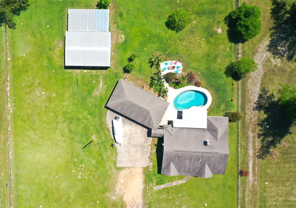 2301 S Byrd Avenue, Shepherd, Texas image 3
