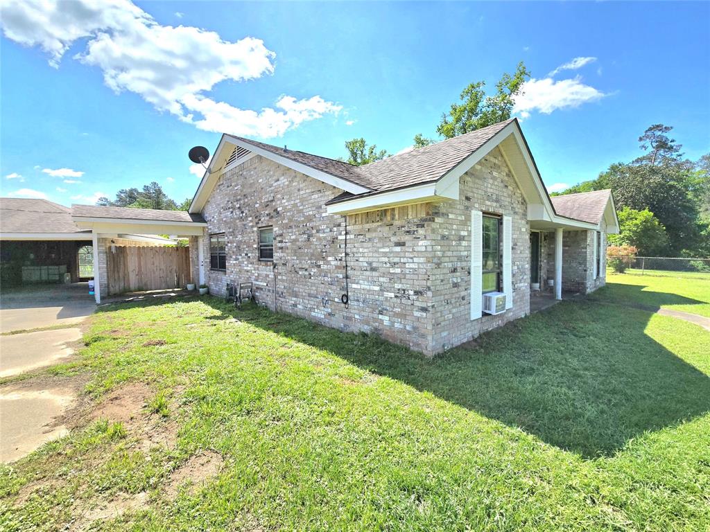 2301 S Byrd Avenue, Shepherd, Texas image 11