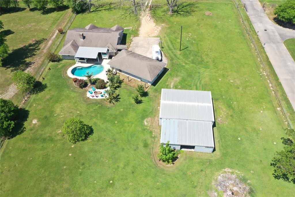 2301 S Byrd Avenue, Shepherd, Texas image 4