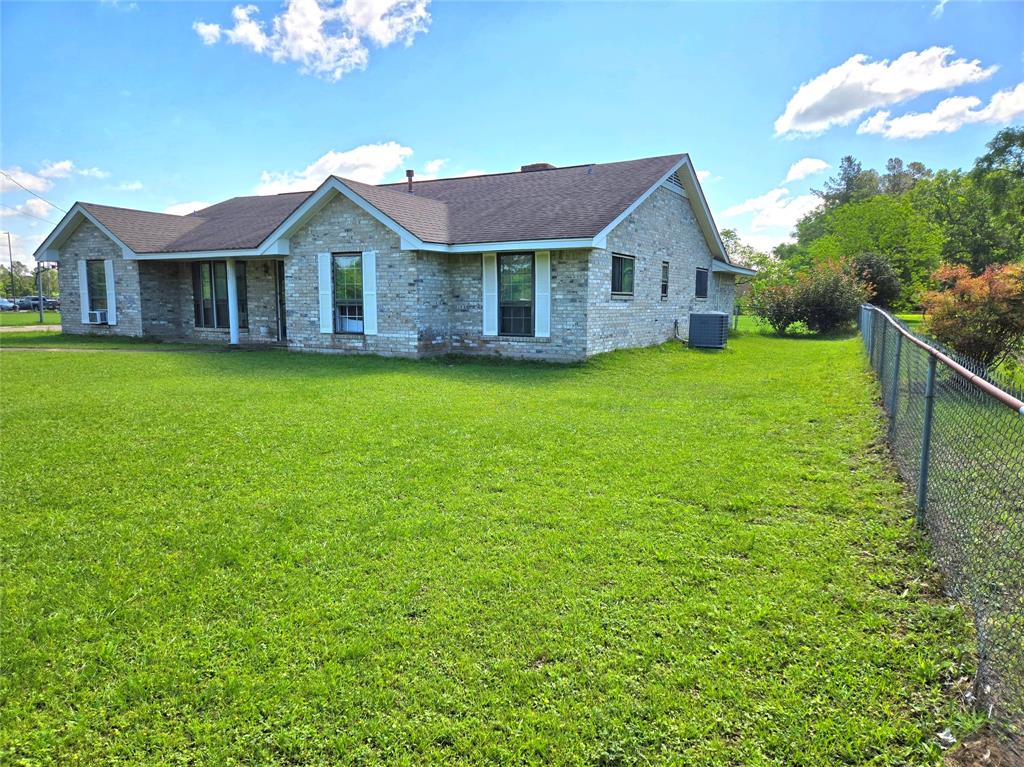 2301 S Byrd Avenue, Shepherd, Texas image 10