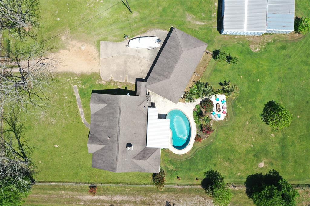 2301 S Byrd Avenue, Shepherd, Texas image 2
