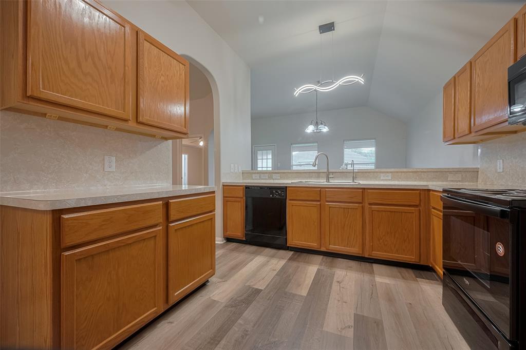 4022 Hawthorne Glen Court, Fresno, Texas image 7