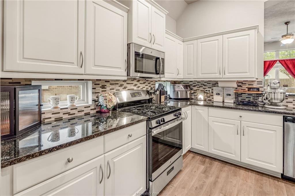 4152 Shallow Creek Loop, College Station, Texas image 8