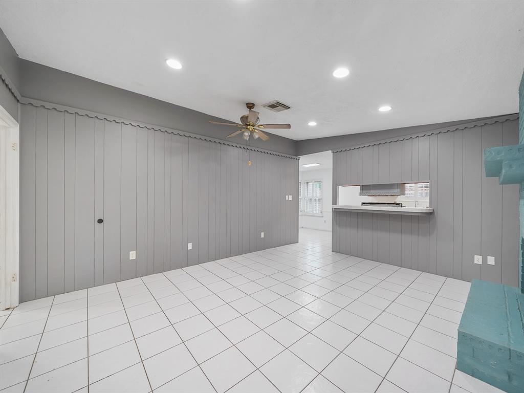 1406 Chippawa Lane