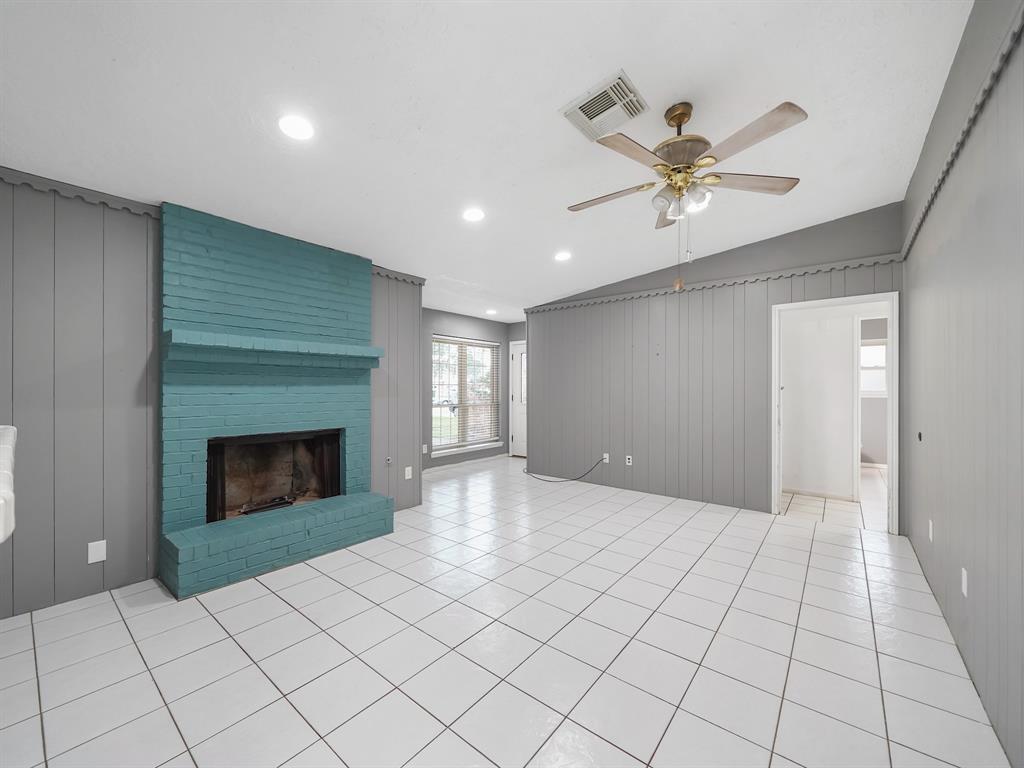 1406 Chippawa Lane