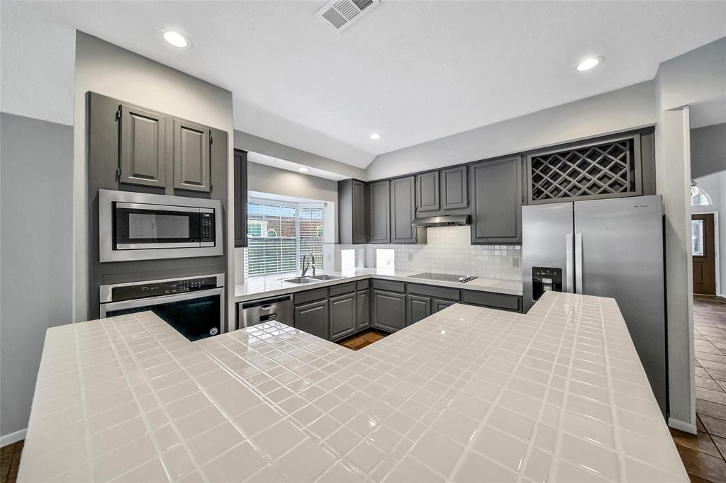 4911 Greenriver Valley Drive, Kingwood, Texas image 13