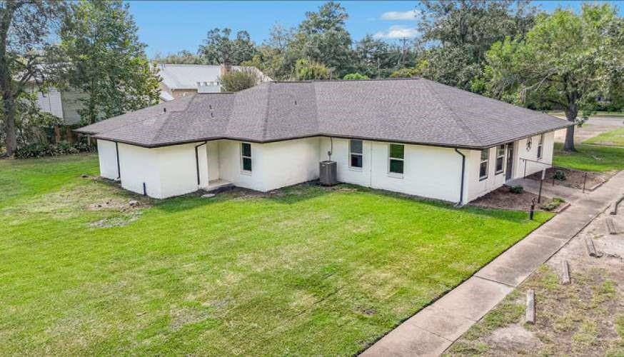 711 W Sidnor Street, Alvin, Texas image 36