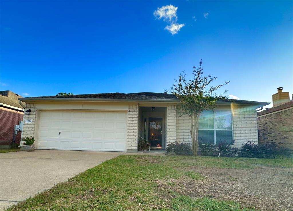 1929 Cameo Court, League City, Texas image 1