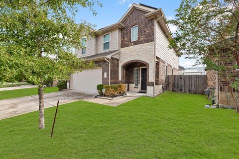 Single Family Residence in Houston TX 7534 Welsh Stone Lane.jpg