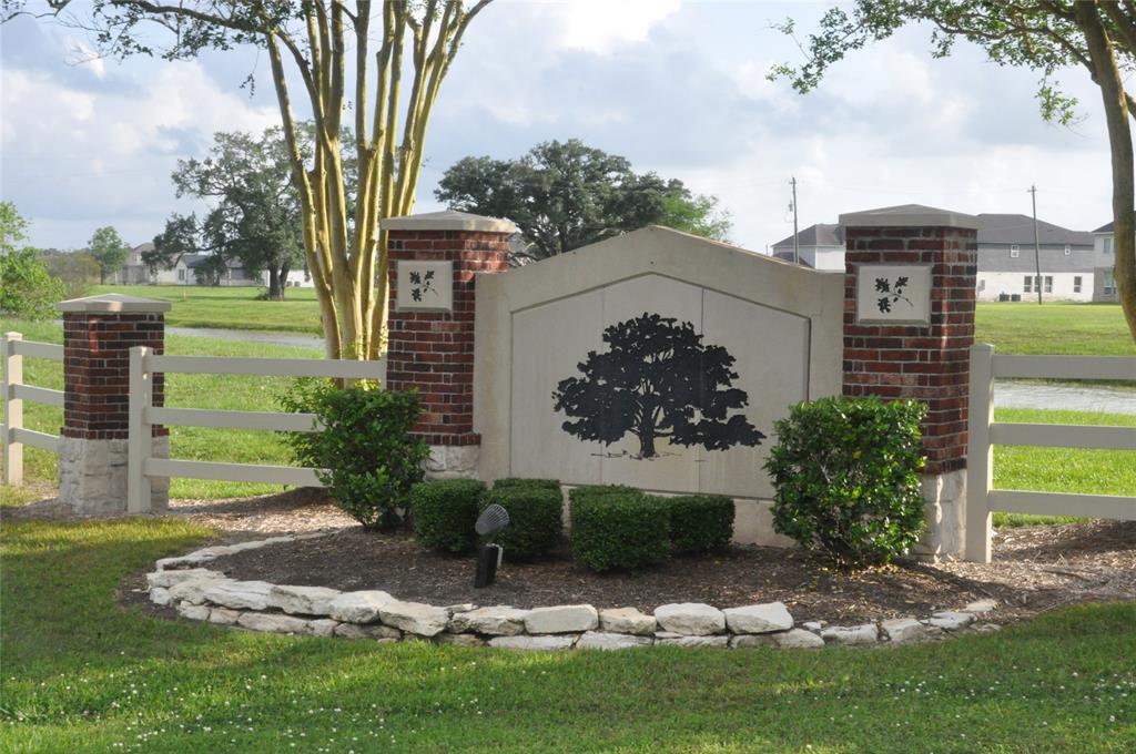 1414 Lakeland Circle, Rosharon, Texas image 4
