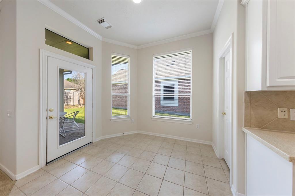 31 E Royal Mews, The Woodlands, Texas image 9