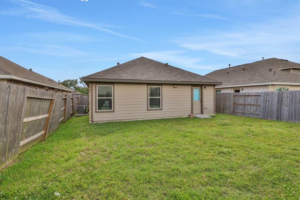 8626 Bar Harbor Drive, Baytown, Texas image 28