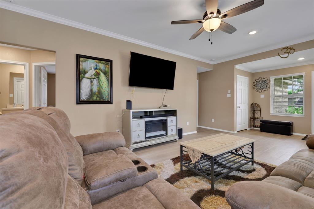 8626 Bar Harbor Drive, Baytown, Texas image 5