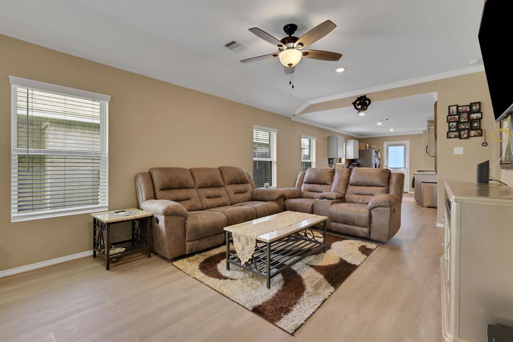 8626 Bar Harbor Drive, Baytown, Texas image 6