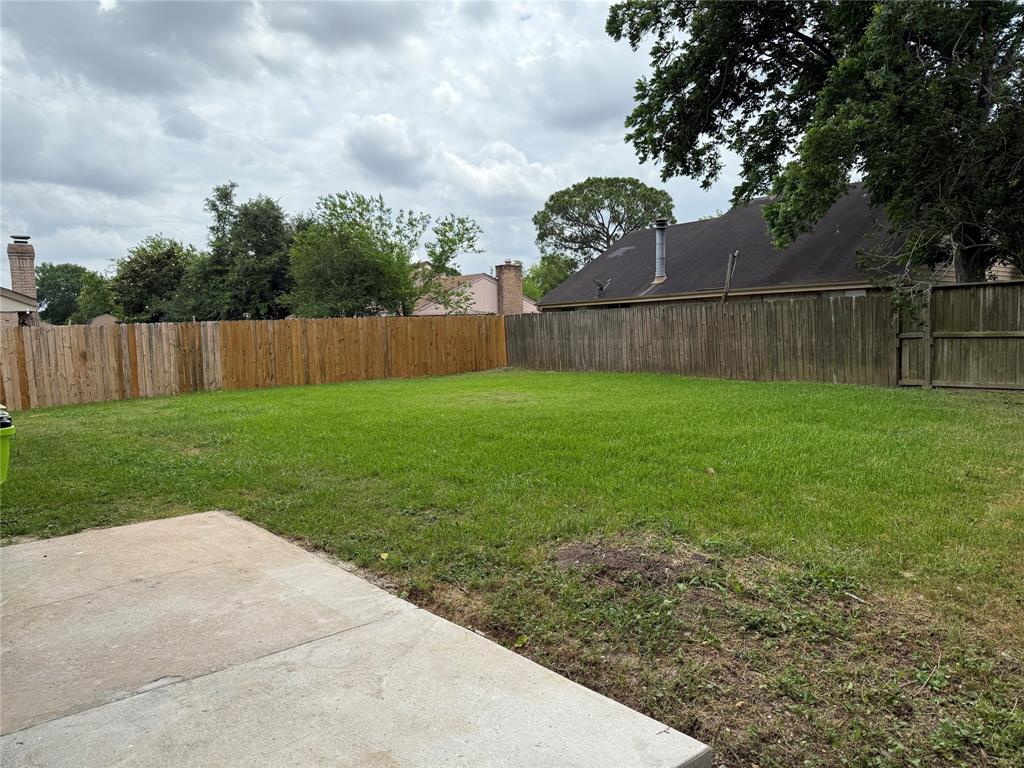 1223 Gentle Bend Drive, Missouri City, Texas image 22