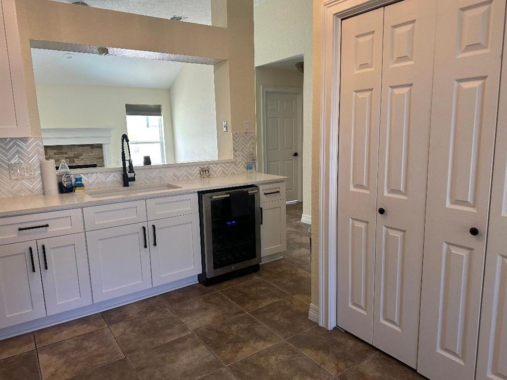 21 Alexander Court, Angleton, Texas image 16