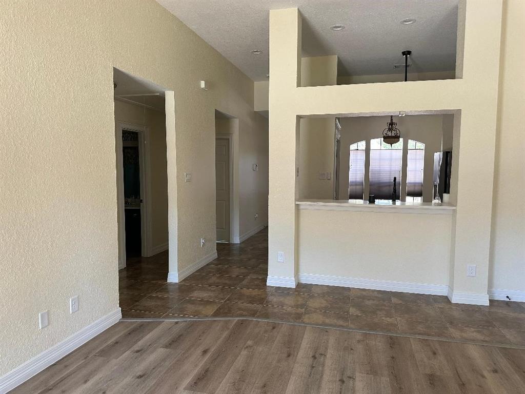 21 Alexander Court, Angleton, Texas image 10