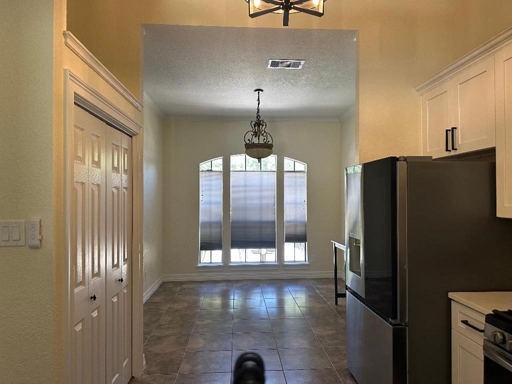 21 Alexander Court, Angleton, Texas image 11